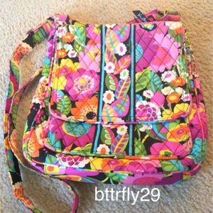 🌸Vera Bradley Mailbag in Va Va Bloom (Retired)🌸